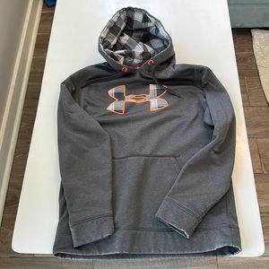 Men’s medium under armor hoodie